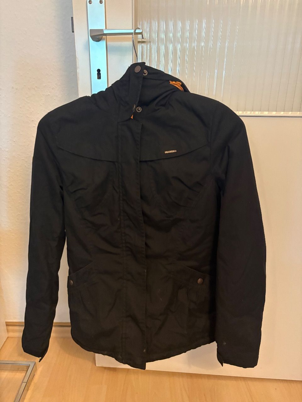 Ragwear Schwarze Damenjacke von Ragwear, Modell Plenty, in Größe S. Size S