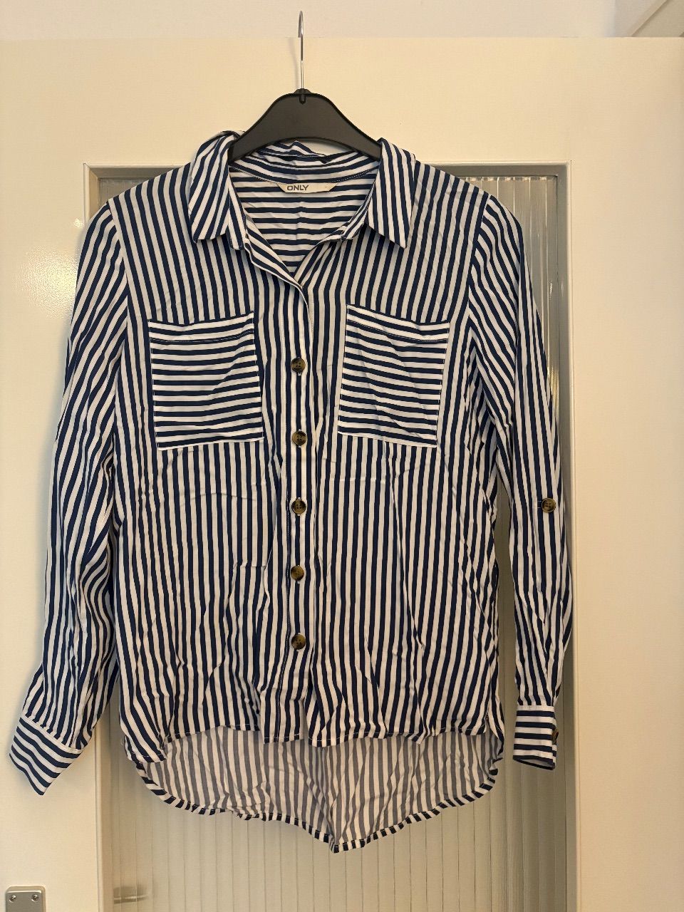 Only ONLY Damen Bluse Gr. S – blau/weiß gestreift Size S