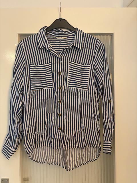 Only ONLY Damen Bluse Gr. S – blau/weiß gestreift Size S