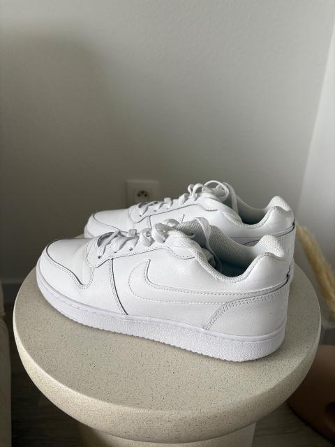 Nike Sneaker
