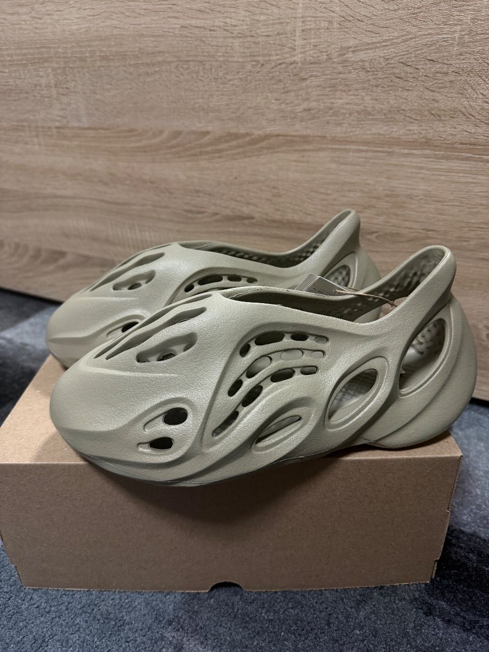 Adidas Adidas Yeezy foam Runner Stone Salt in Größe 43 Size 43