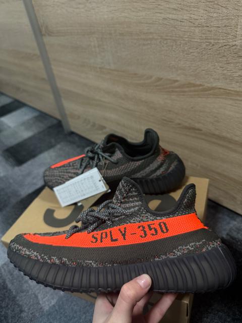 Adidas Adidas Yeezy Boost 350 V2 Carbel in Größe 40 Size 40