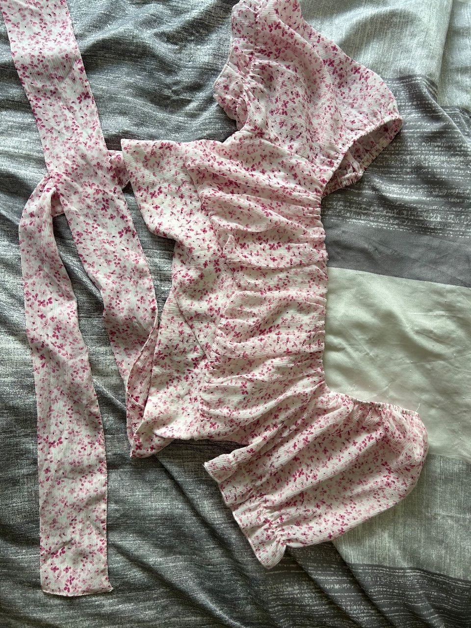 Ohne Marke süßes rosa sommertop mit blümchen und bändchen Size L