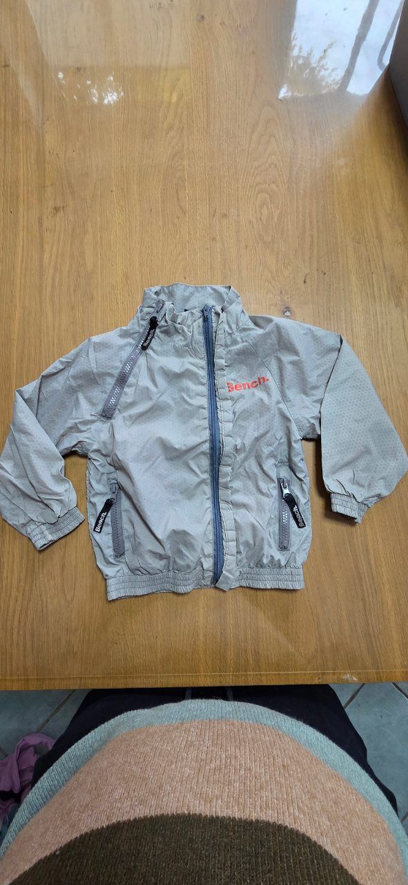 Bench. Leichte dünne Übergangsjacke Grau-Orange Gr. 92/98 (2-3 Jahre)
