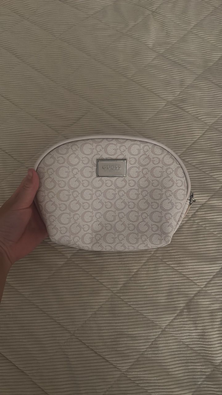 Guess Guess Kosmetiktasche 