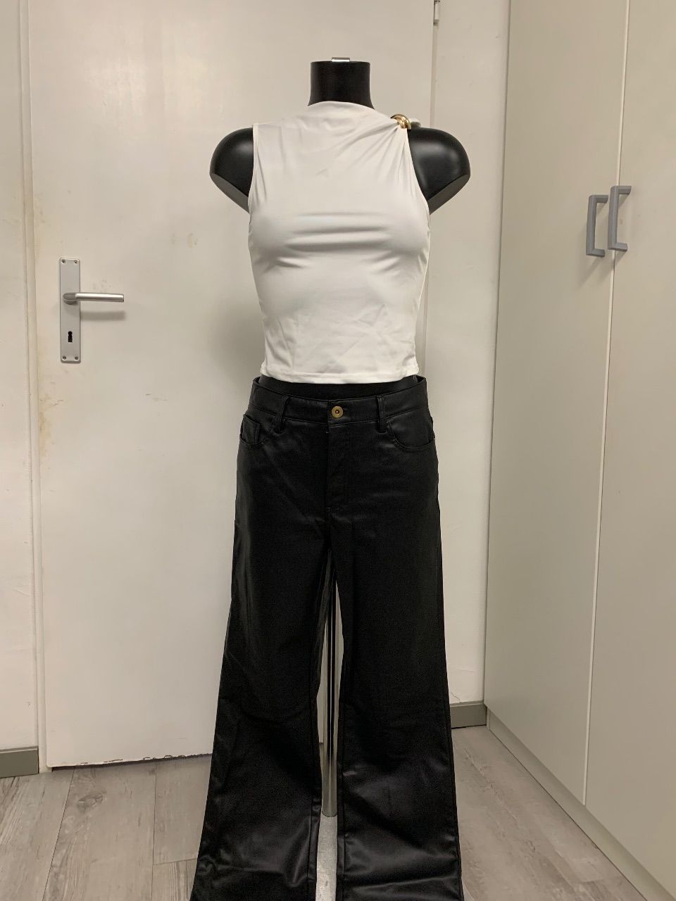 Zara Zara Lederhose Full Length Straight Highwaist Damen Size M