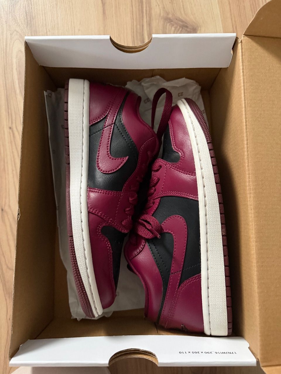 Jordan Jordans Low  Size 38