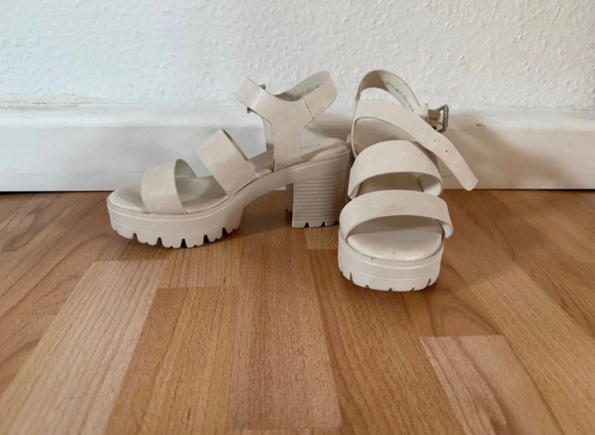 Catwalk Sandaletten mit Absatz  Size 36