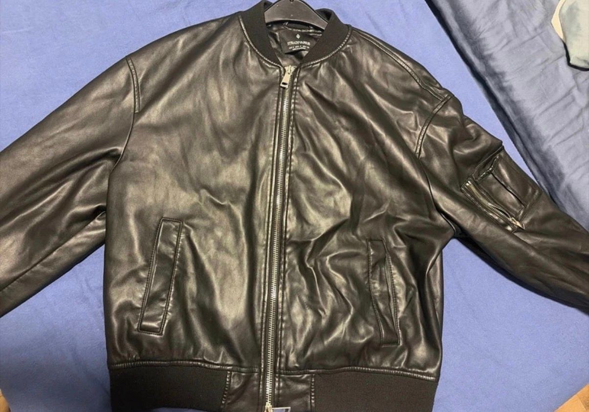 Stradivarius  Bomberjacke | schwarz | Stradivarius | S | mit 3 Taschen  Size S