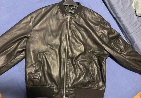 Stradivarius Bomberjacke | schwarz | Stradivarius | S | mit 3 Taschen Size S