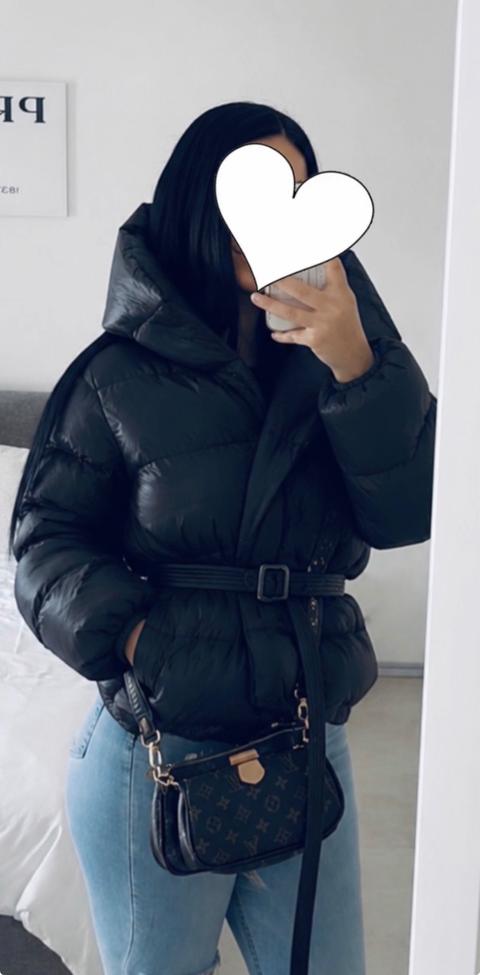Schwarze neue Jacke Size M