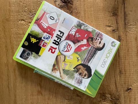 Microsoft Xbox 360 FIFA 12 keine Kratzer , sehr wenig benutzt und sehr gut erhalten