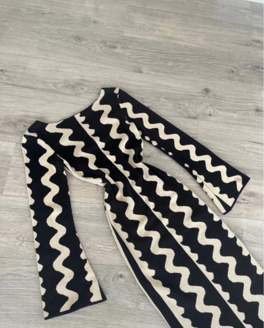 NAKD Schwarz-beiger Longsleeve mit Wellenmuster Size XS