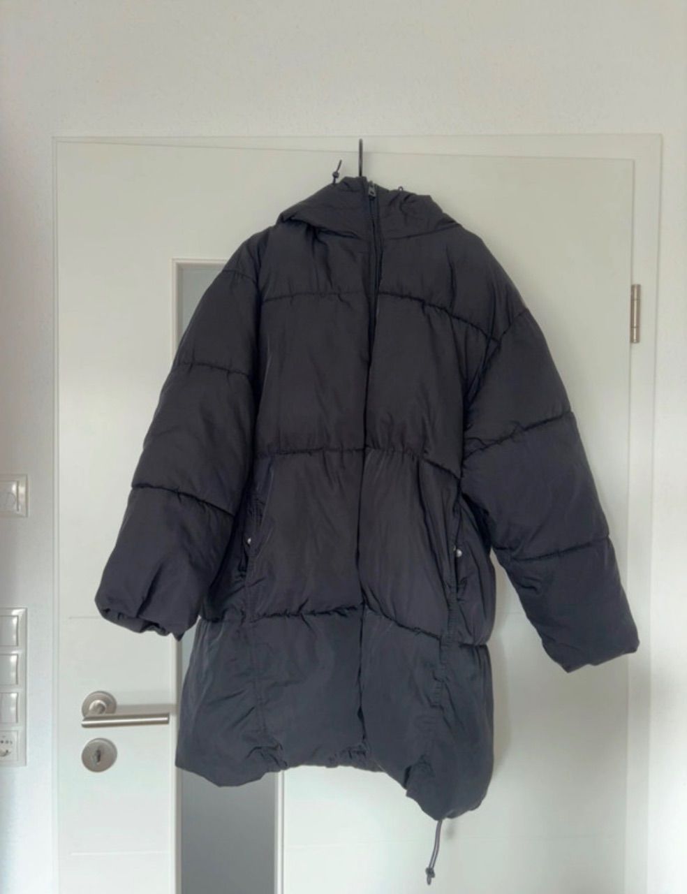 Pull&Bear  Pull&Bear schwarze lange Pufferjacke mit Kapuze Size L
