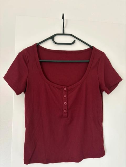 Ohne Marke Bordeauxrotes geripptes Top mit Knöpfen Size L