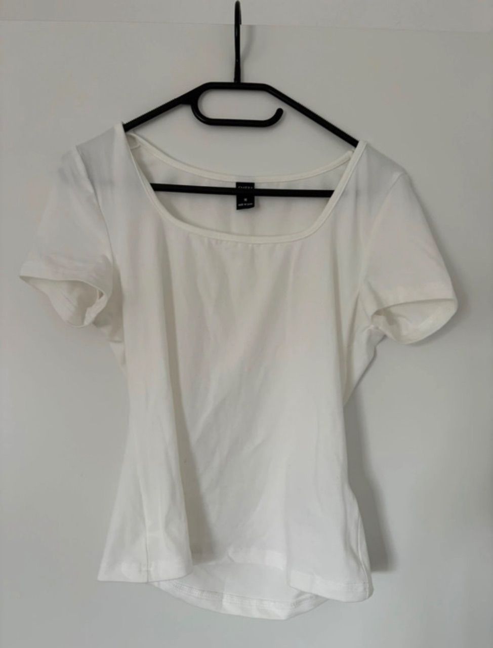 NA-KD NA-KD weißes Basic Top mit eckigem Ausschnitt Size M