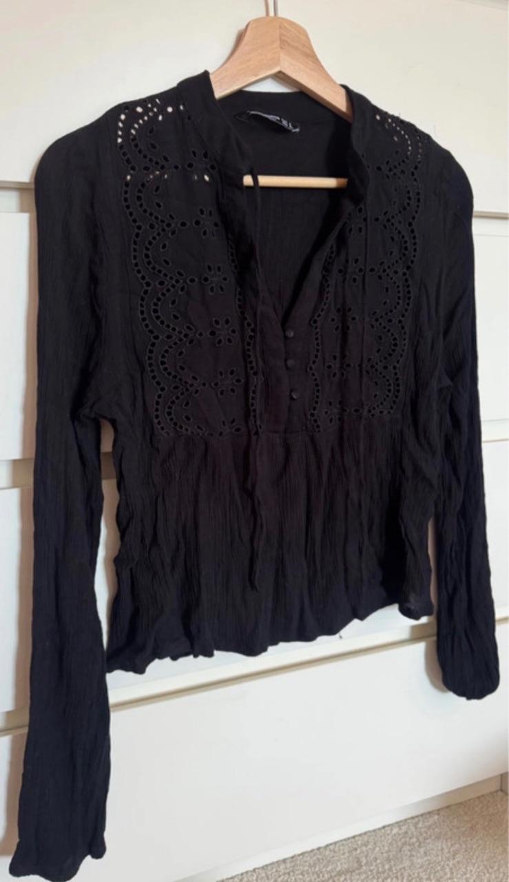 Bluse mit Stickereien
