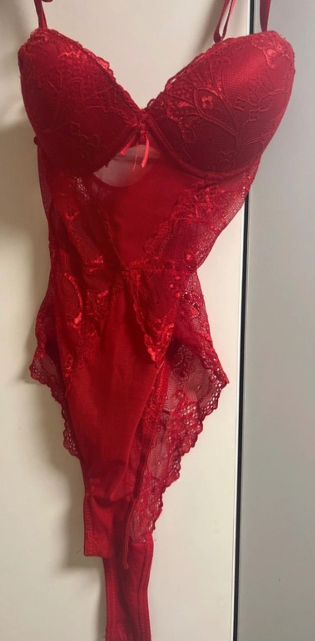 Roter Spitzen Body Size S