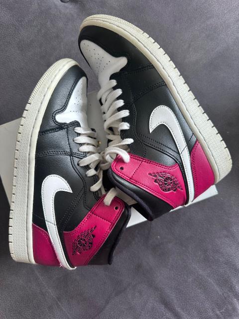Nike Nike Air Jordan 1 Mid EU40.5 Noble Red / black / white Size 40