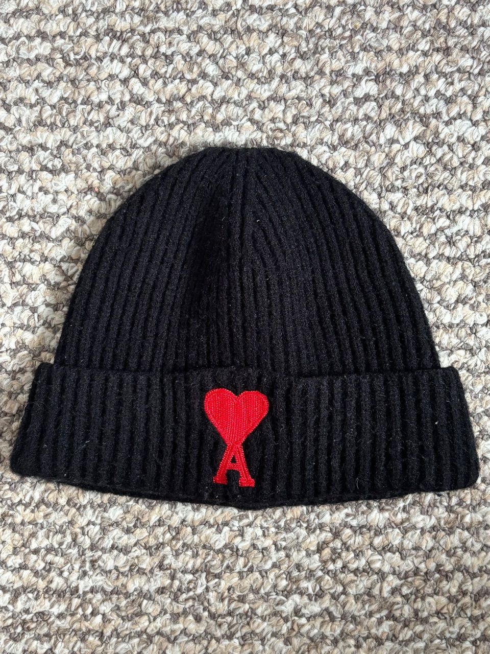 Ami parís  AMI Paris Beanie Mütze Schwarz mit rotem Herz Logo