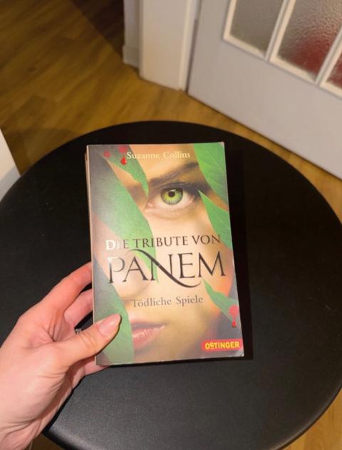 Roman / Abendteuer Die Tribute von Panem - Tödliche Spiele von Suzanne Collins