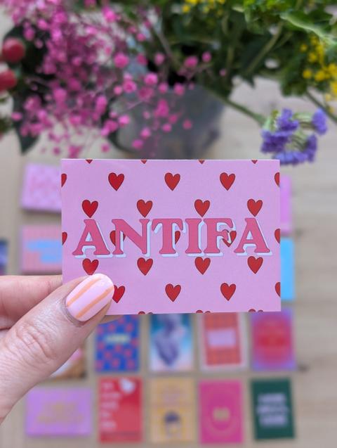 Selfmade Handmade Kühlschrankmagnet „ANTIFA Herzmuster“ (7 x 5 cm)