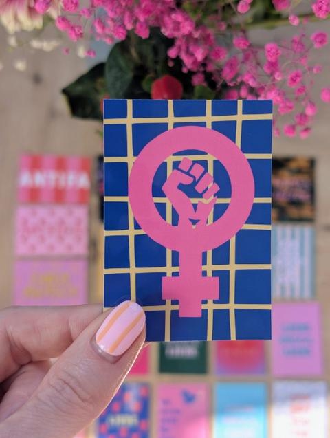 Selfmade Handmade Kühlschrankmagnet Feminismus Symbol (5 x 7 cm)