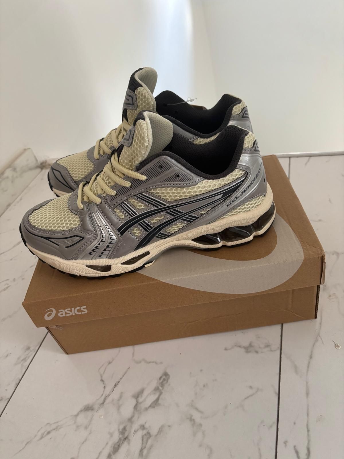 Asics Asics Gel Kayano 14 Size 42
