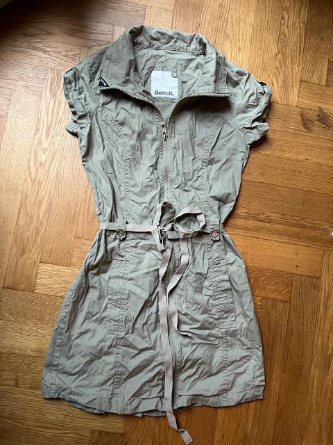 Bench Bench Kleid mit Gürtel Size M