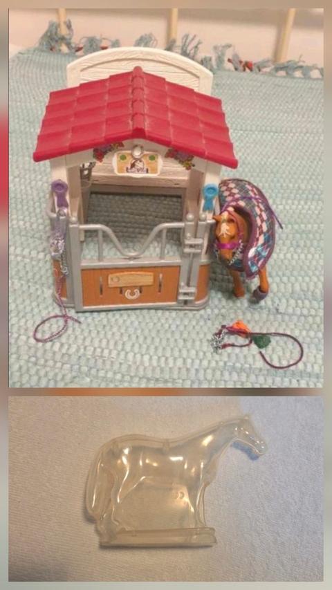 Schleich Schleich Horse Club Box / Stall mit Pferd, Decke & Zubehör