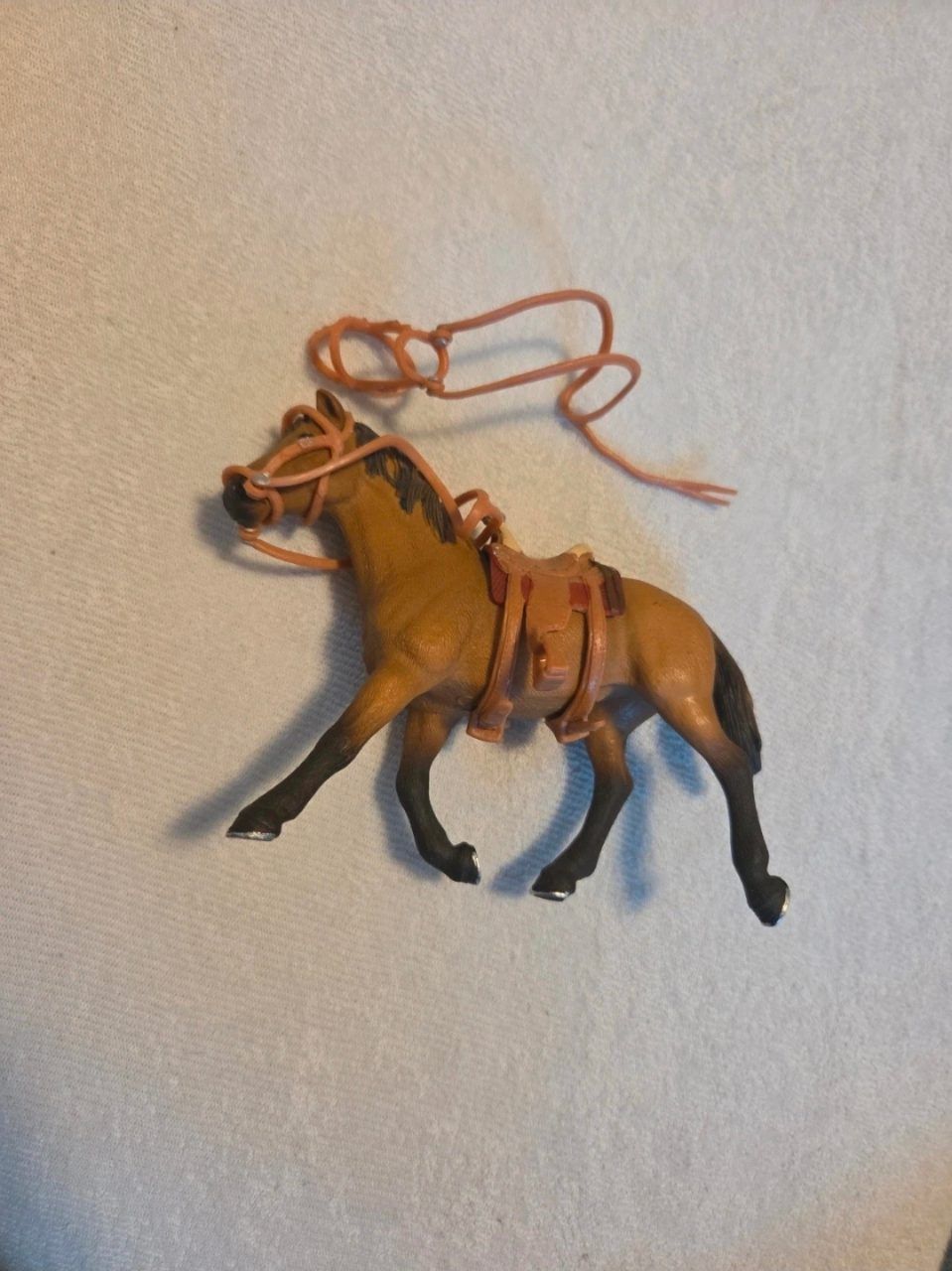 Schleich Schleich Pferd mit Western-Equipment / Sattel & Zaumzeug