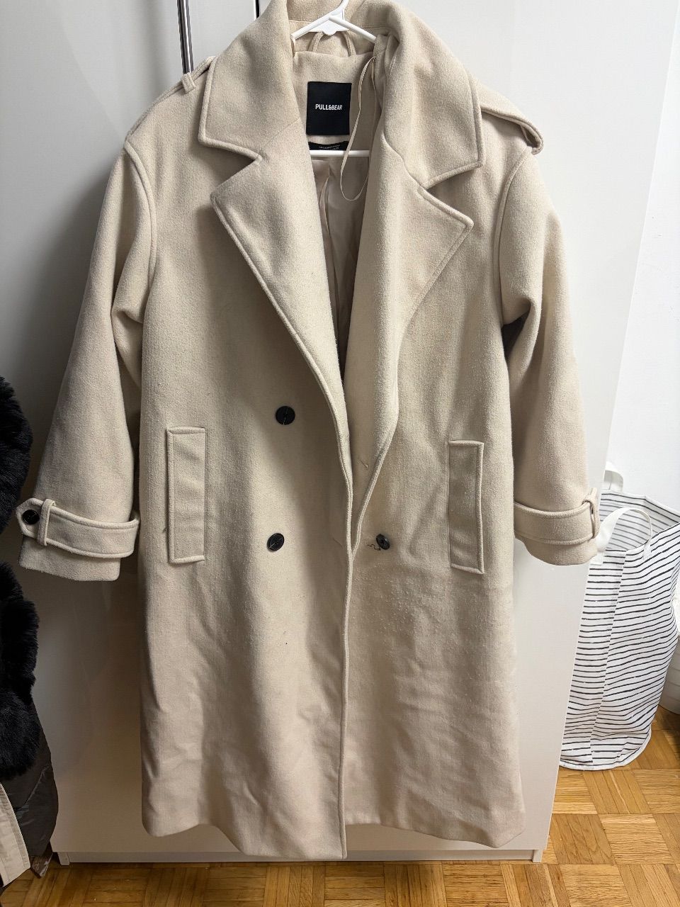 Pull and Bear Beige Mantel von Pull and Bear Size L