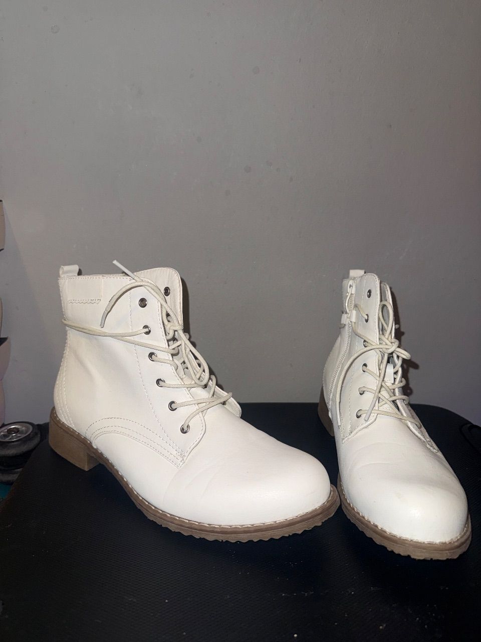 JUMEX Weiße JUMEX Stiefeletten zum Schnüren – Gr. 40 Size 40