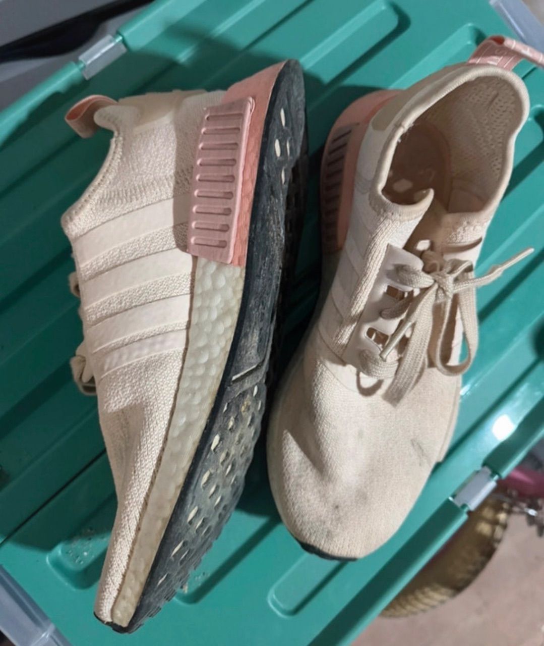 Adidas Schuhe getragen 