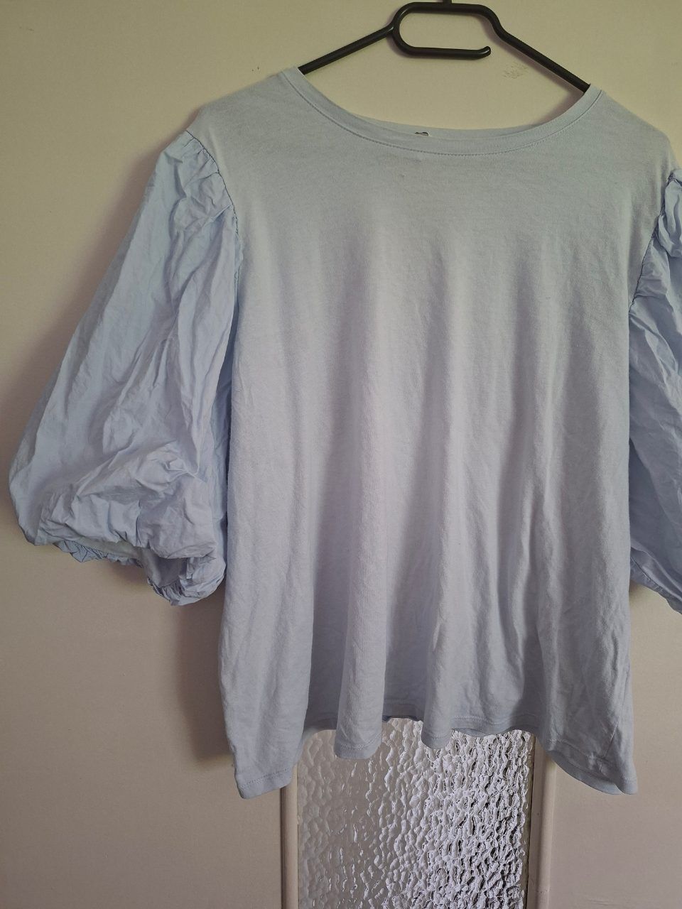 H&M Hübsches H&M Shirt mit voluminösen Puffärmeln in Hellblau Size XL