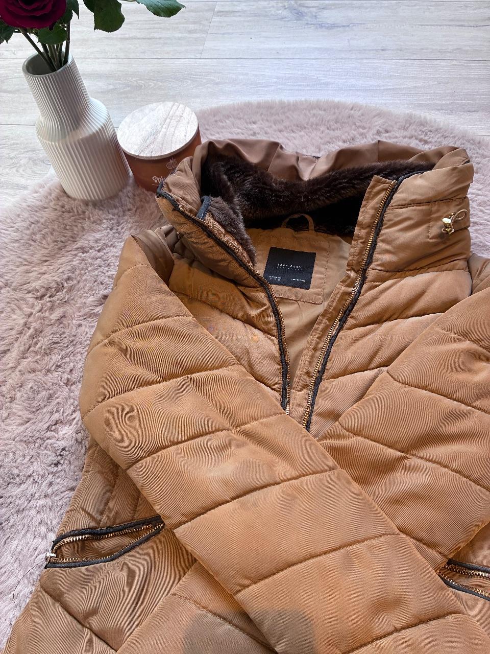Braune Daunenjacke