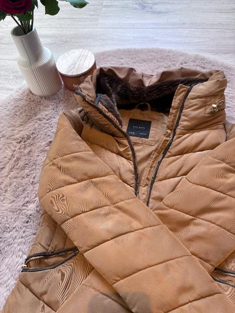 Zara Braune Daunenjacke Size S