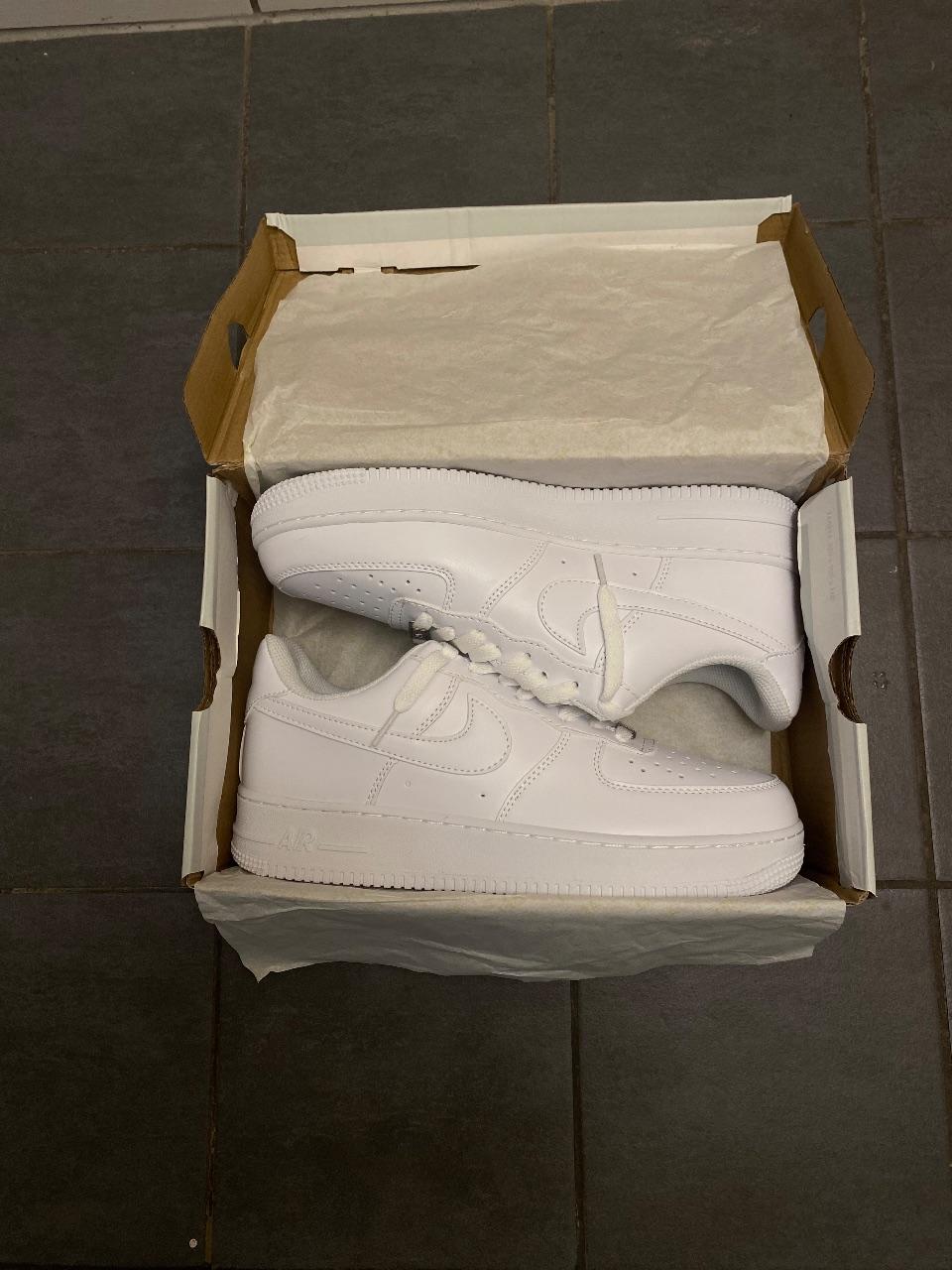 NIKE Air Force 1 '07 Weiß NEU