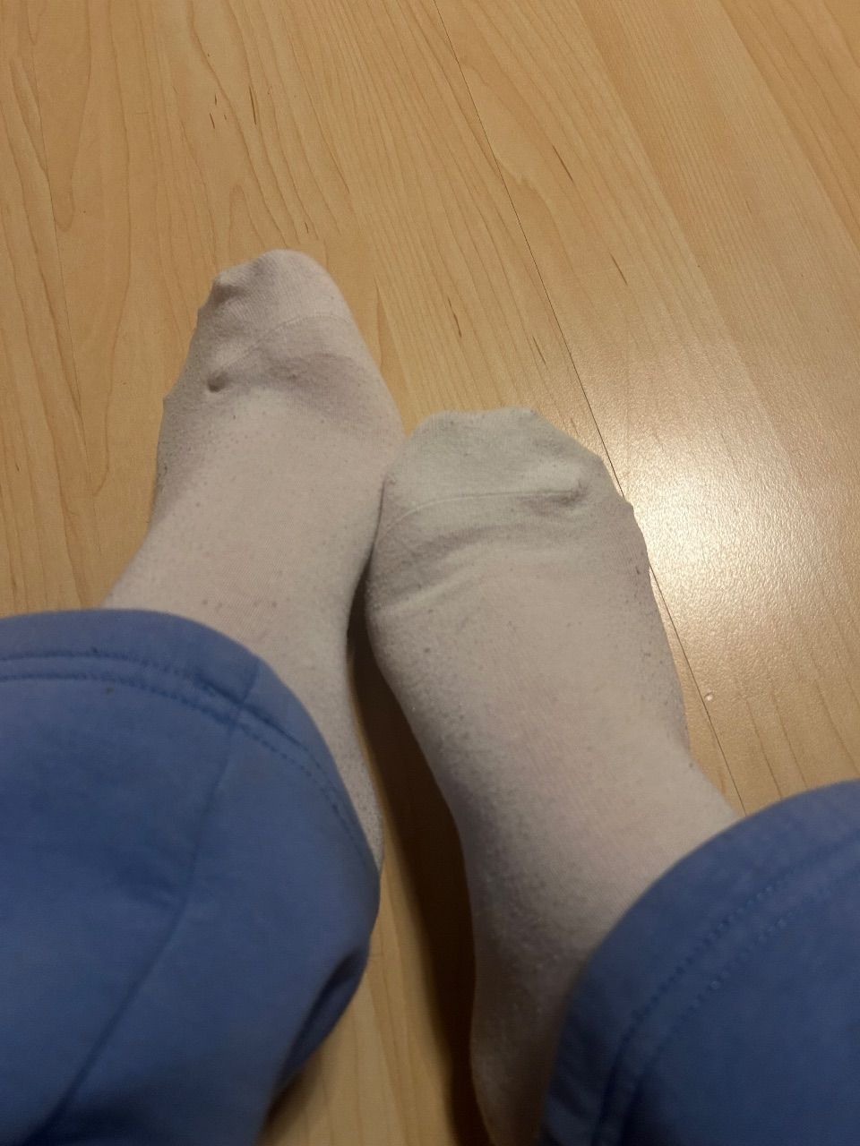 weise getragene Socken Size M