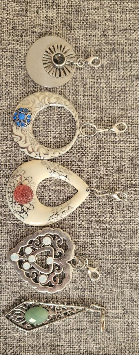 Keine Charm Anhänger set
