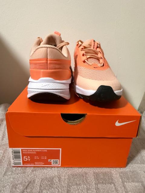 Nike Damen Sneaker Size 38