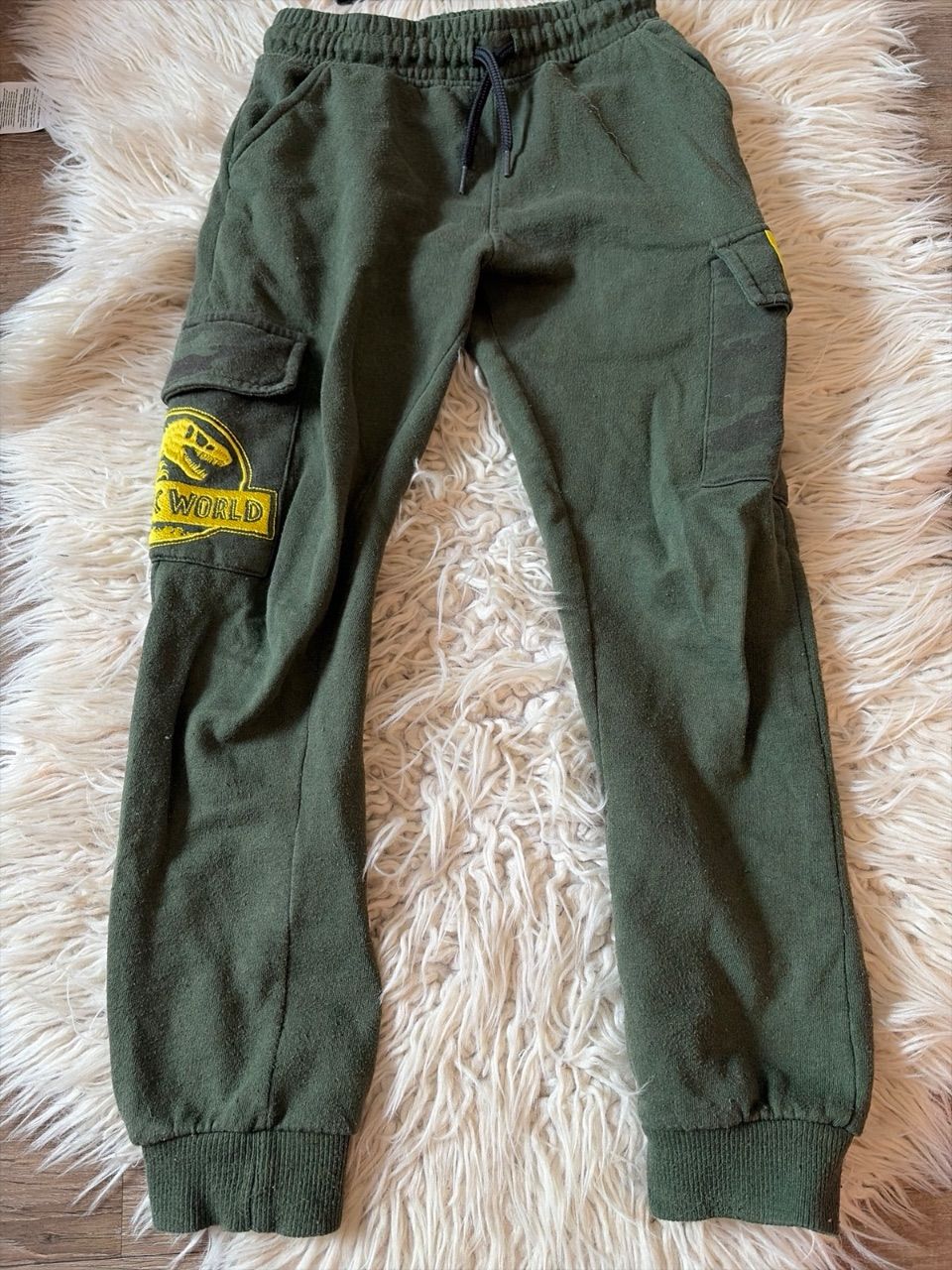 jurassic world&nbsp; Jungen Hose in grün  Size 128