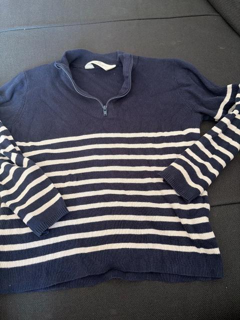 H&M Blauer Pulli Size 134