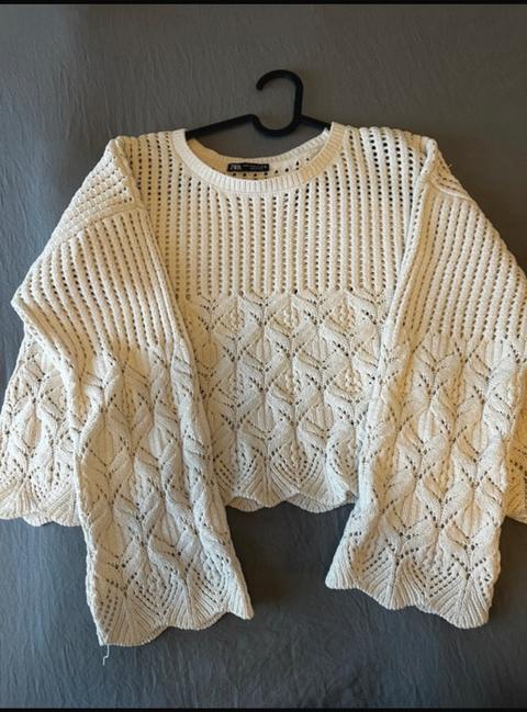 Zara Zum Verkauf steht ein schöner cremefarbener ZARA Strickpullover mit besonderem L Size M