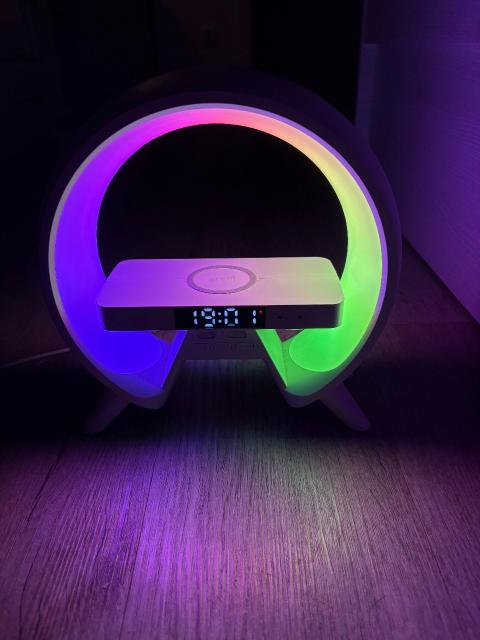 Ohne Marke LED Tischlampe mit Wecker und Wireless Charger
