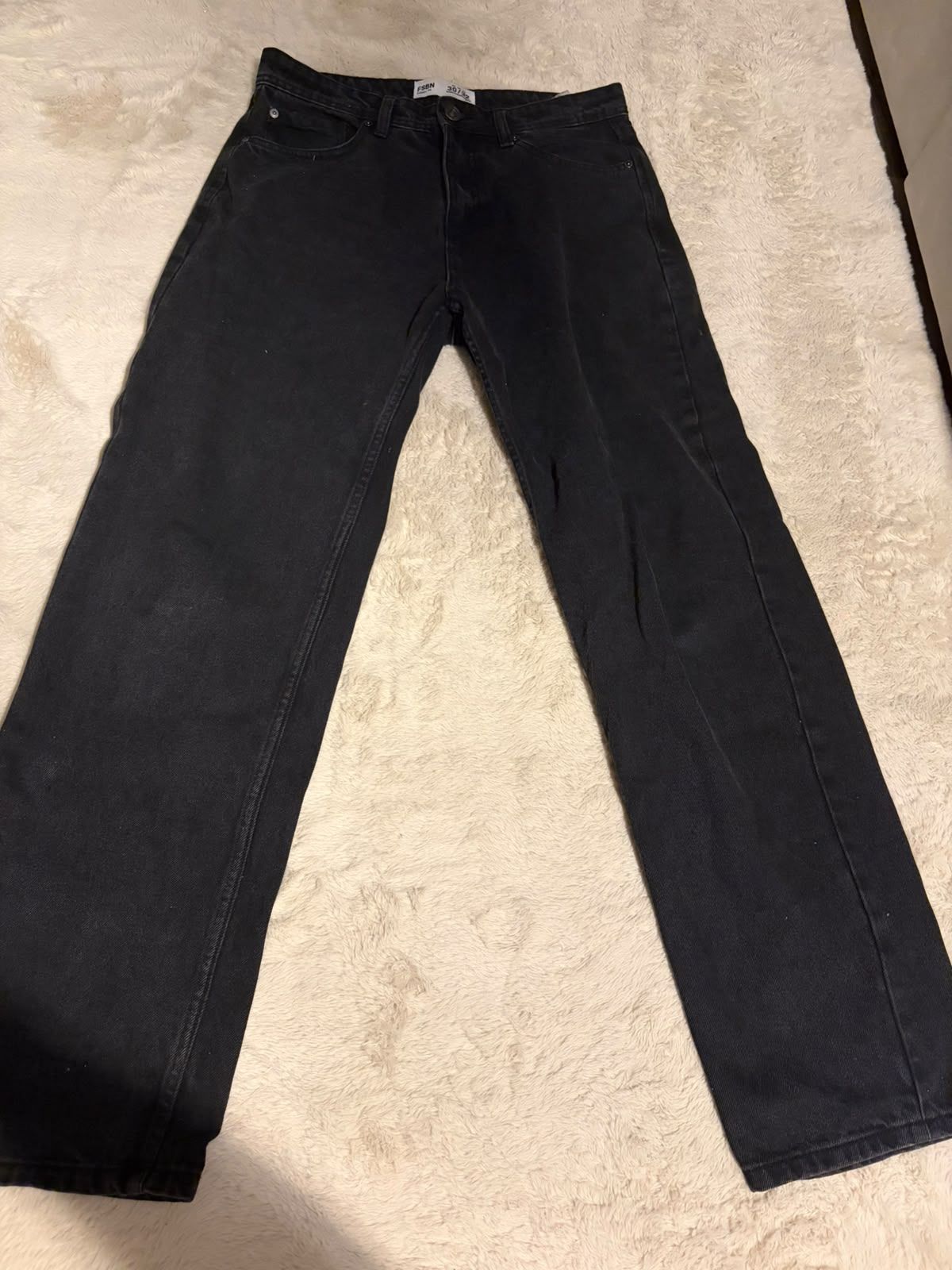 FSBN New Yorker Herren Jeans Schwarz W30/L32 Straight Leg Size W30/L32