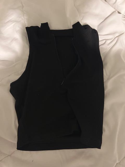 Shein Schwarzes Crop-Top mit Reißverschluss von Shein Size XS