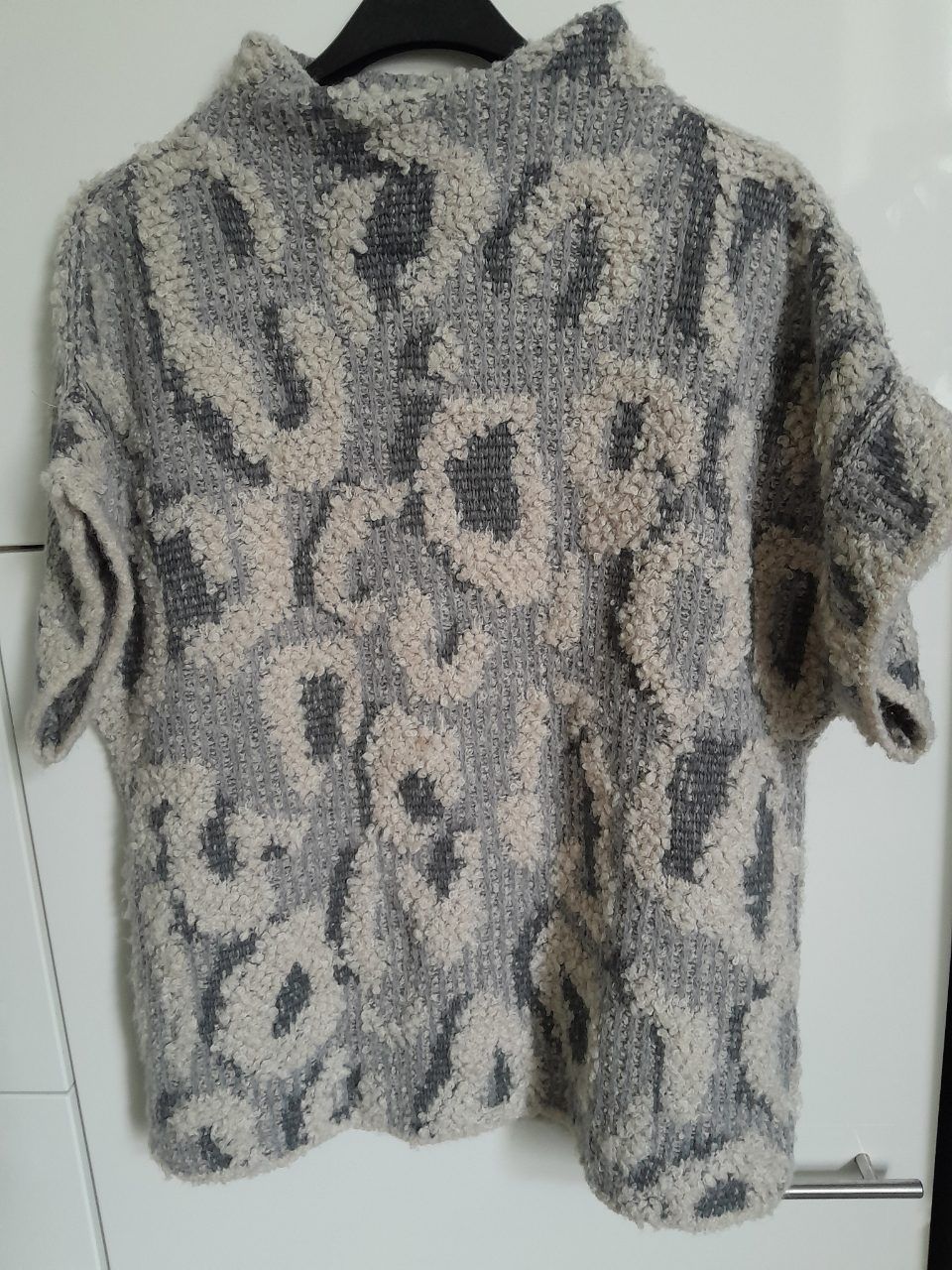 La Comte Le Comte Bouclé-Strickpullover Grau/Weiß Animal-Muster Gr. 34 / XS Size XS