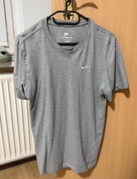 Nike Nike Tshirt Size S