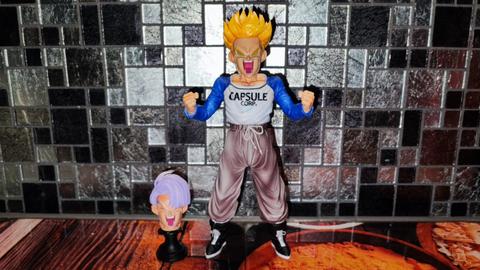 Dragon Ball Future Teen Trunks SSJ Glow Eyes